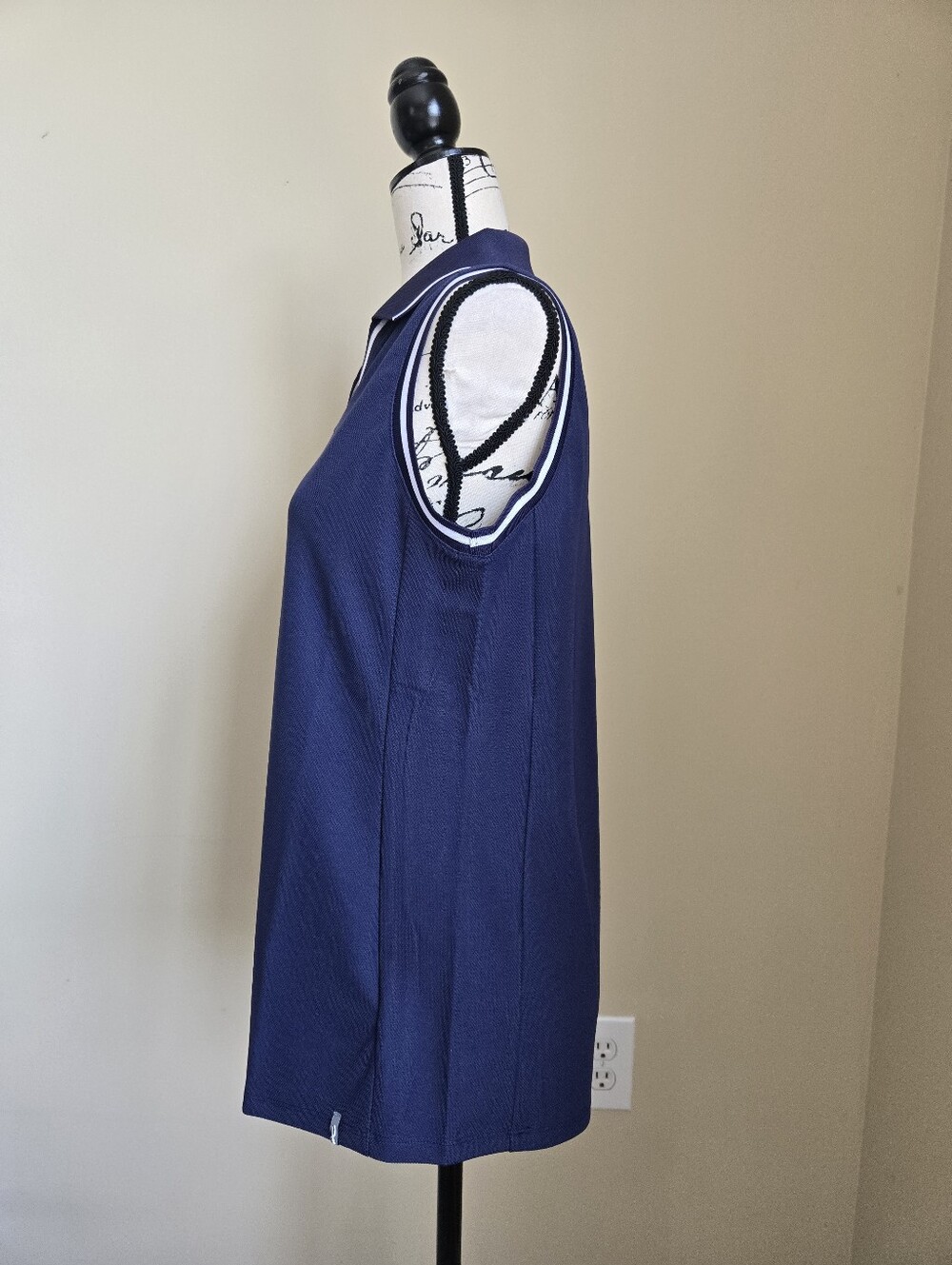 Kjus Sleeveless Polo Womens L V Neck Navy Blue Upf 50 Outdoor Golf - Picture 5 of 10